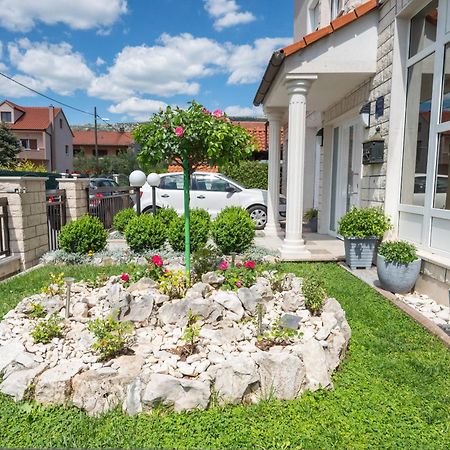 Apartments Lovric With Sea View Kaštela Εξωτερικό φωτογραφία