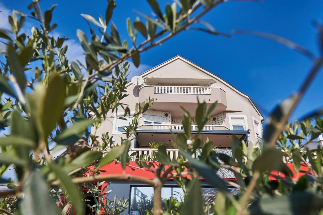 Apartments Lovric With Sea View Kaštela Εξωτερικό φωτογραφία