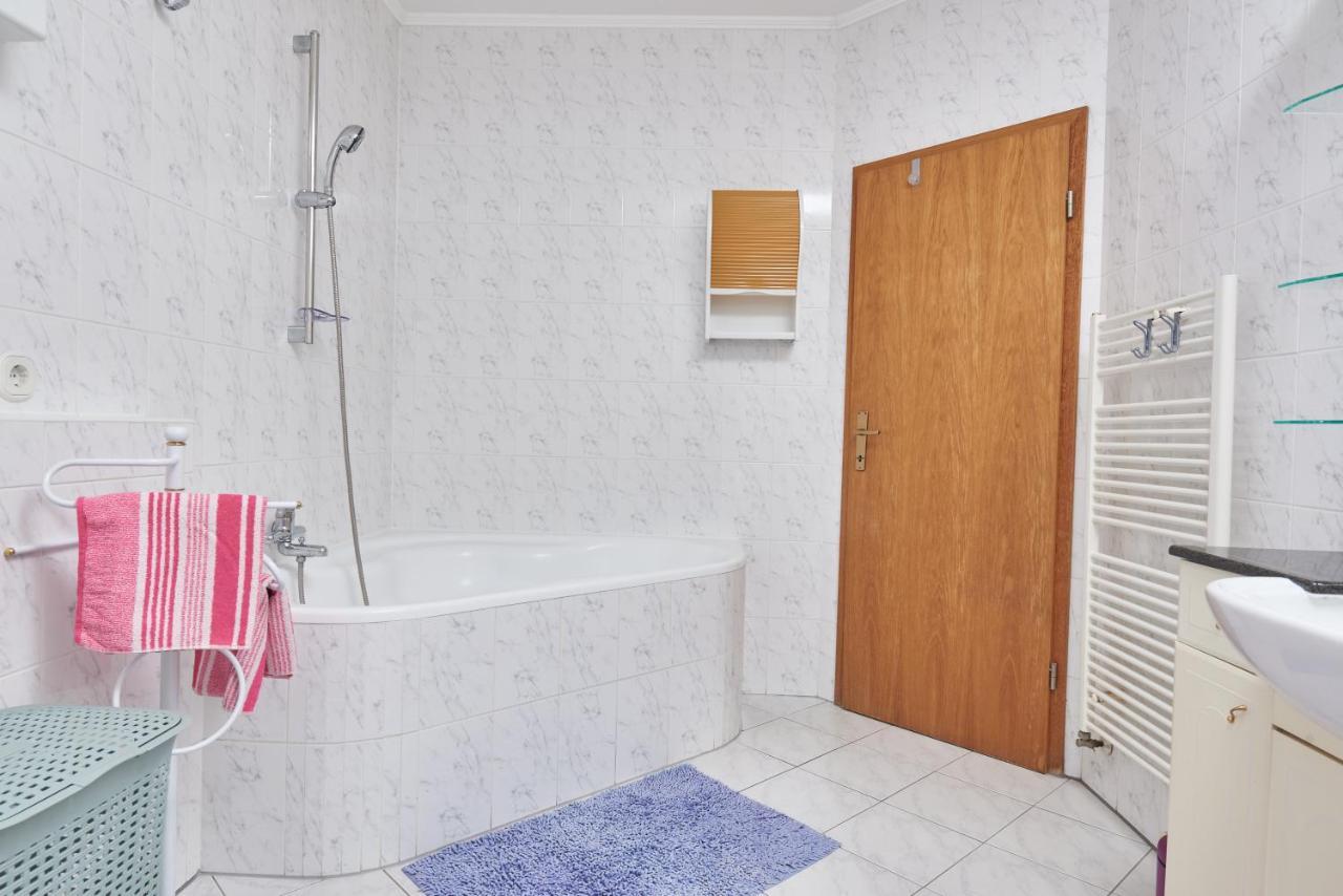 Apartments Lovric With Sea View Kaštela Εξωτερικό φωτογραφία