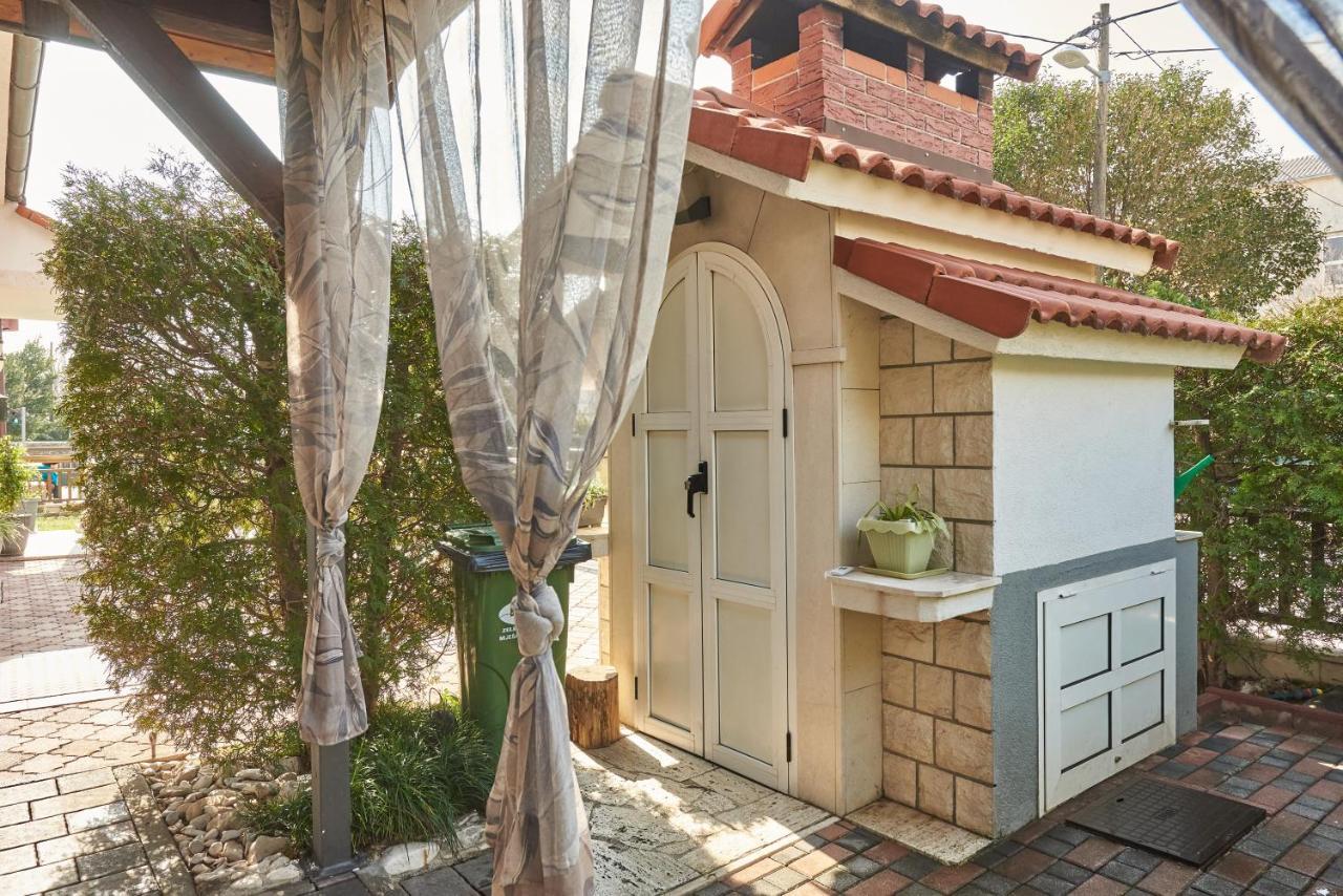 Apartments Lovric With Sea View Kaštela Εξωτερικό φωτογραφία