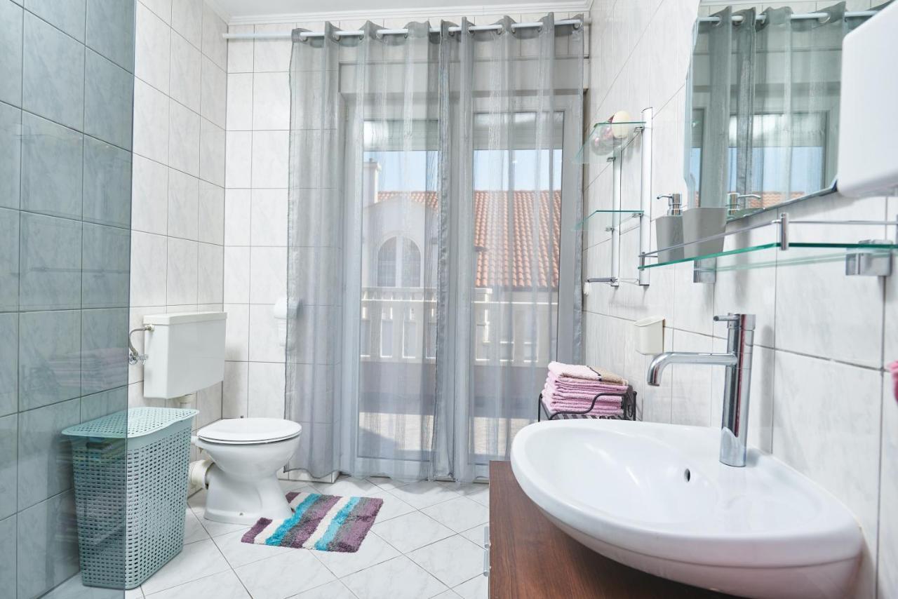 Apartments Lovric With Sea View Kaštela Εξωτερικό φωτογραφία