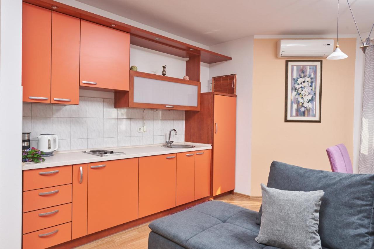 Apartments Lovric With Sea View Kaštela Εξωτερικό φωτογραφία