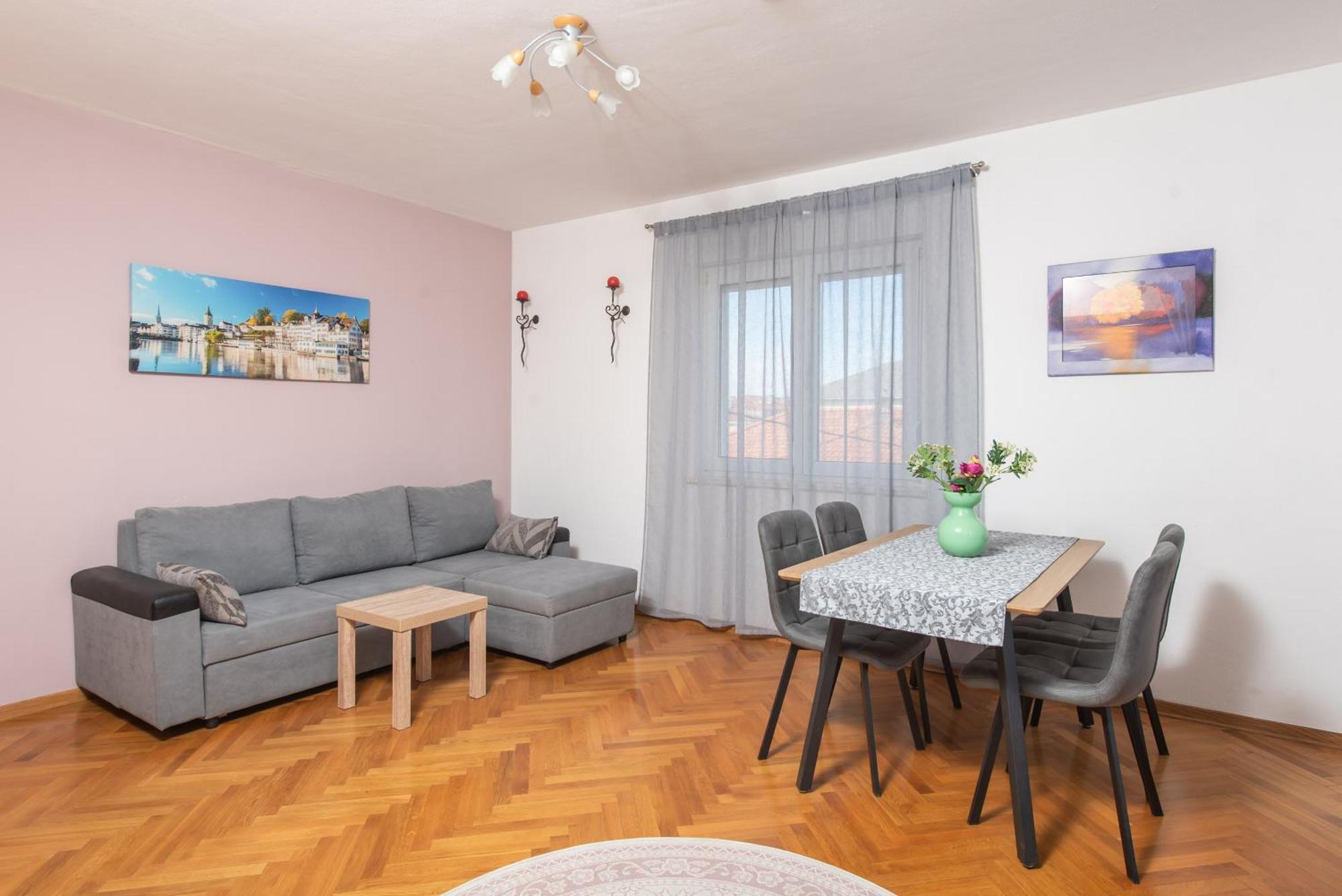 Apartments Lovric With Sea View Kaštela Εξωτερικό φωτογραφία