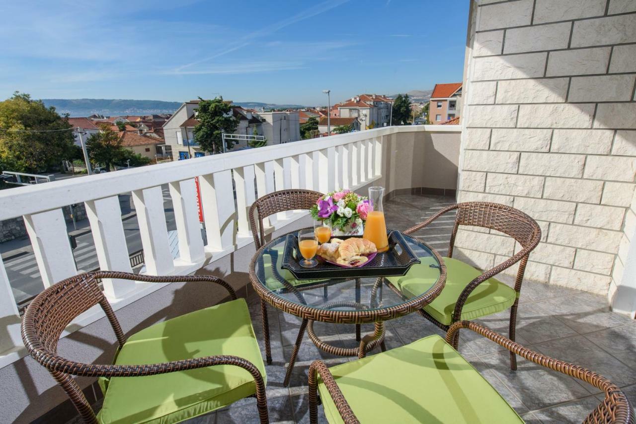 Apartments Lovric With Sea View Kaštela Εξωτερικό φωτογραφία